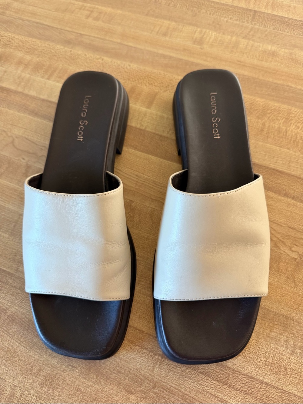 Laura Scott leather slide sandals size 9